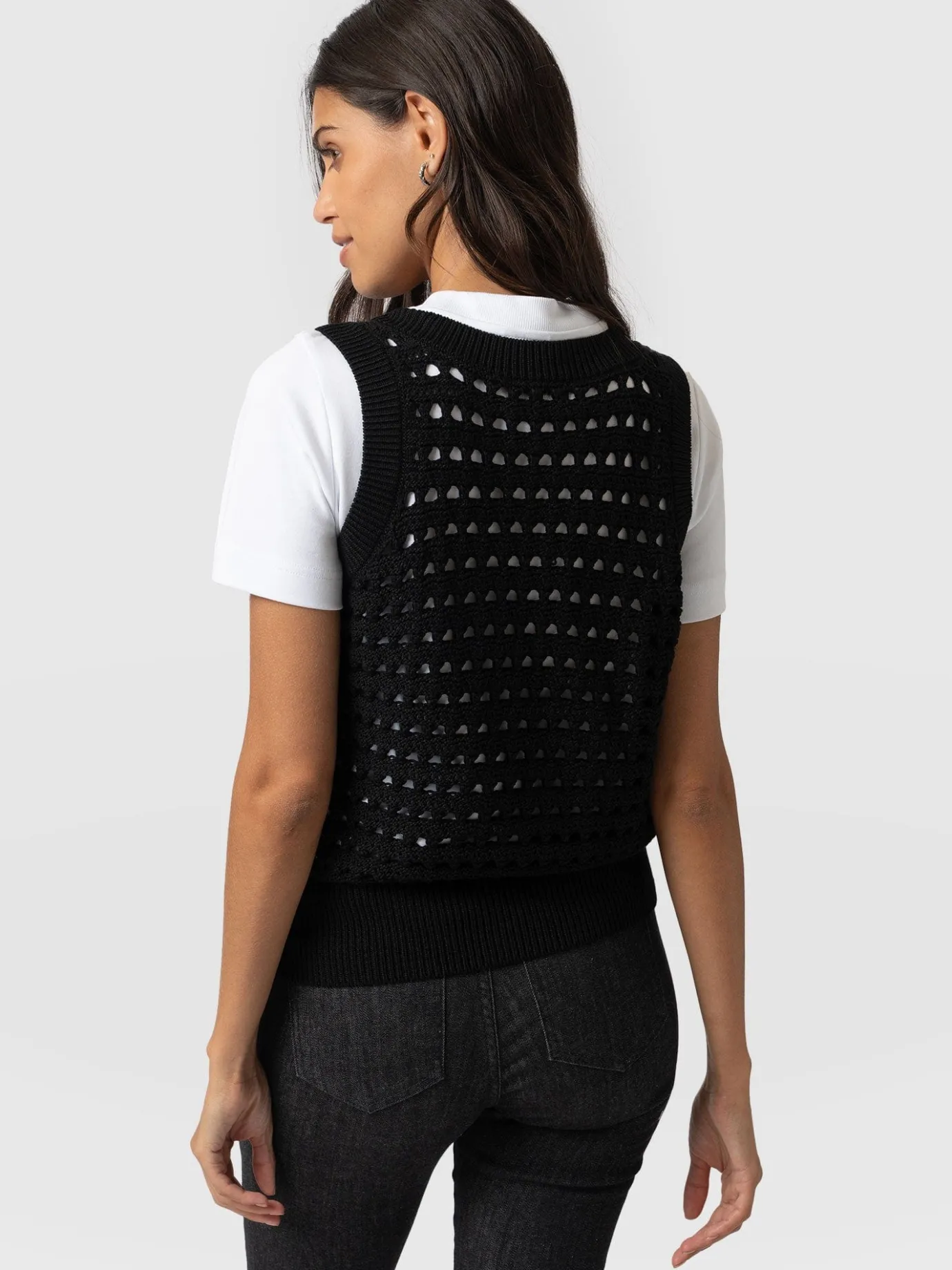 Knitwear|Saint and Sofia Adler Sleeveless Knit - Black