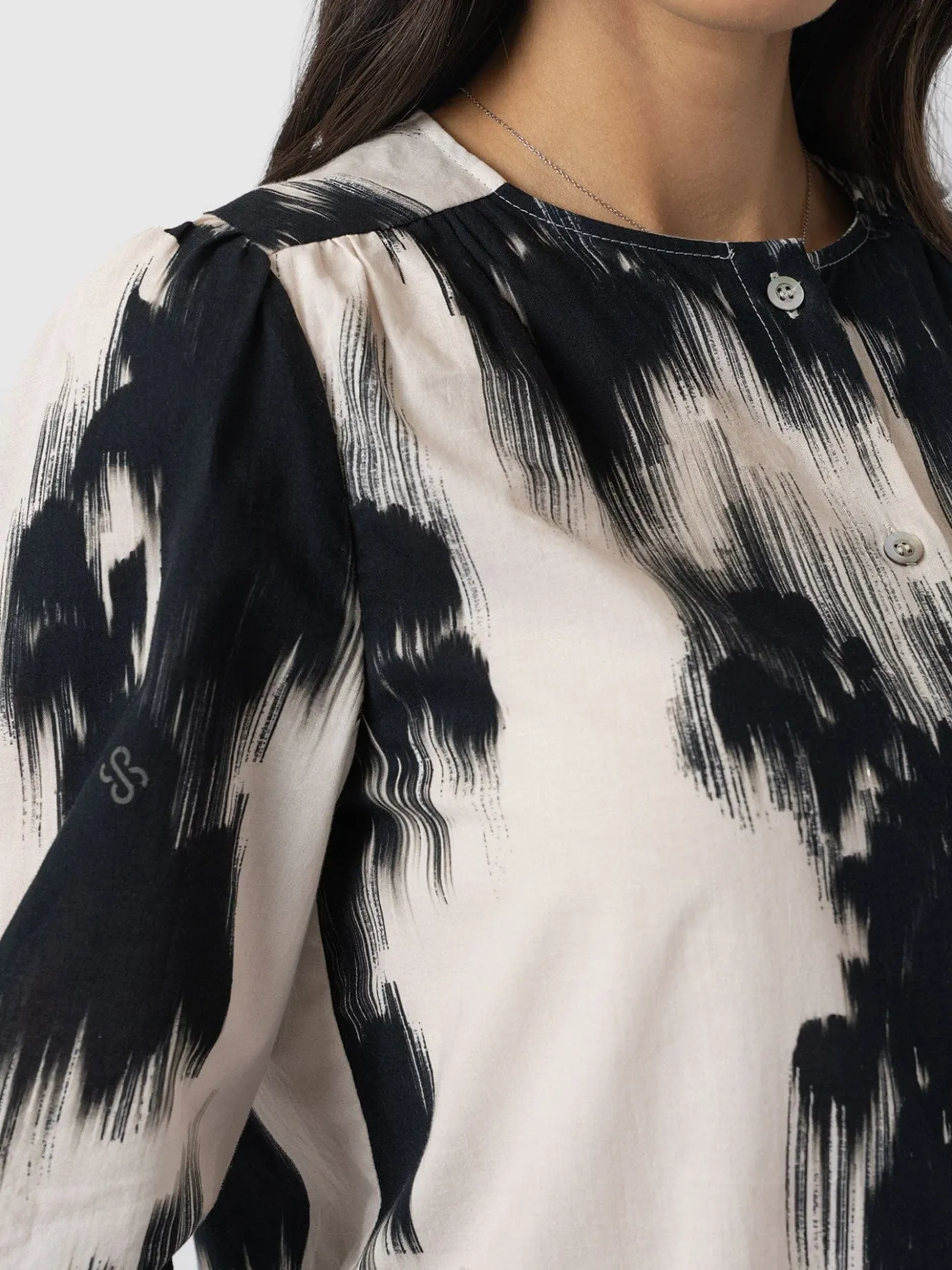 Blouses & Shirts|Saint and Sofia Amelie Blouse - White Fade Floral