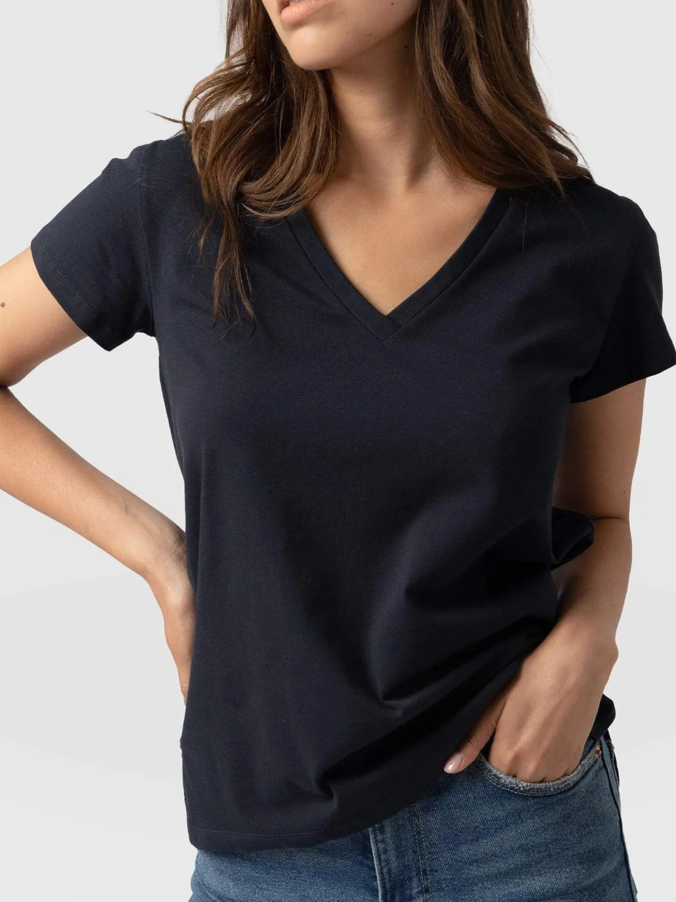 T-shirts & Tanks|Saint and Sofia Apartment Tee - Navy