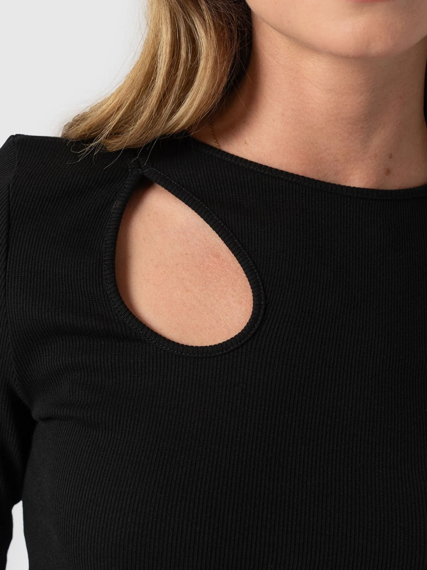 T-shirts & Tanks|Saint and Sofia Axel Cut Out Long Sleeve Tee - Black