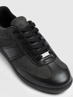 Sneakers|Shoes|Saint and Sofia Broadway Sneaker - Black