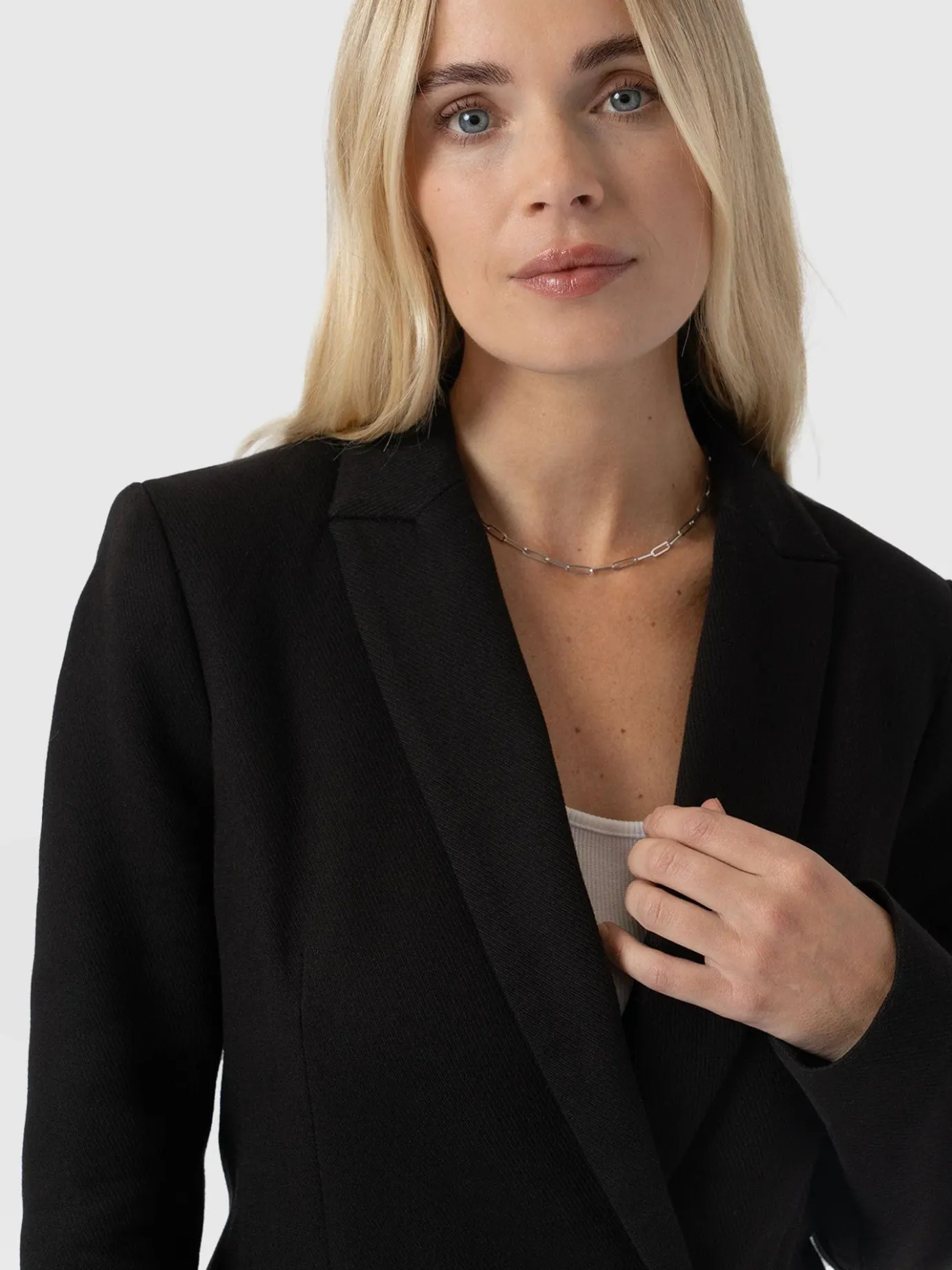 Coats & Jackets|Blazers|Saint and Sofia Cambridge Blazer Crepe - Black
