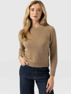 Knitwear|Sweaters|Saint and Sofia Cambridge Cashmere Jumper - Beige