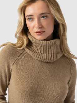 Knitwear|Sweaters|Saint and Sofia Cambridge Cashmere Jumper - Beige