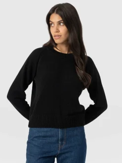 Knitwear|Sweaters|Saint and Sofia Cambridge Cashmere Sweater - Black