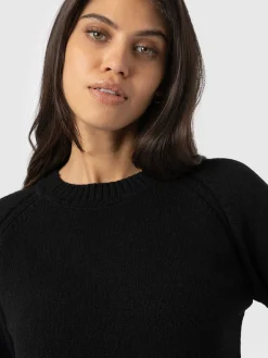 Knitwear|Sweaters|Saint and Sofia Cambridge Cashmere Sweater - Black