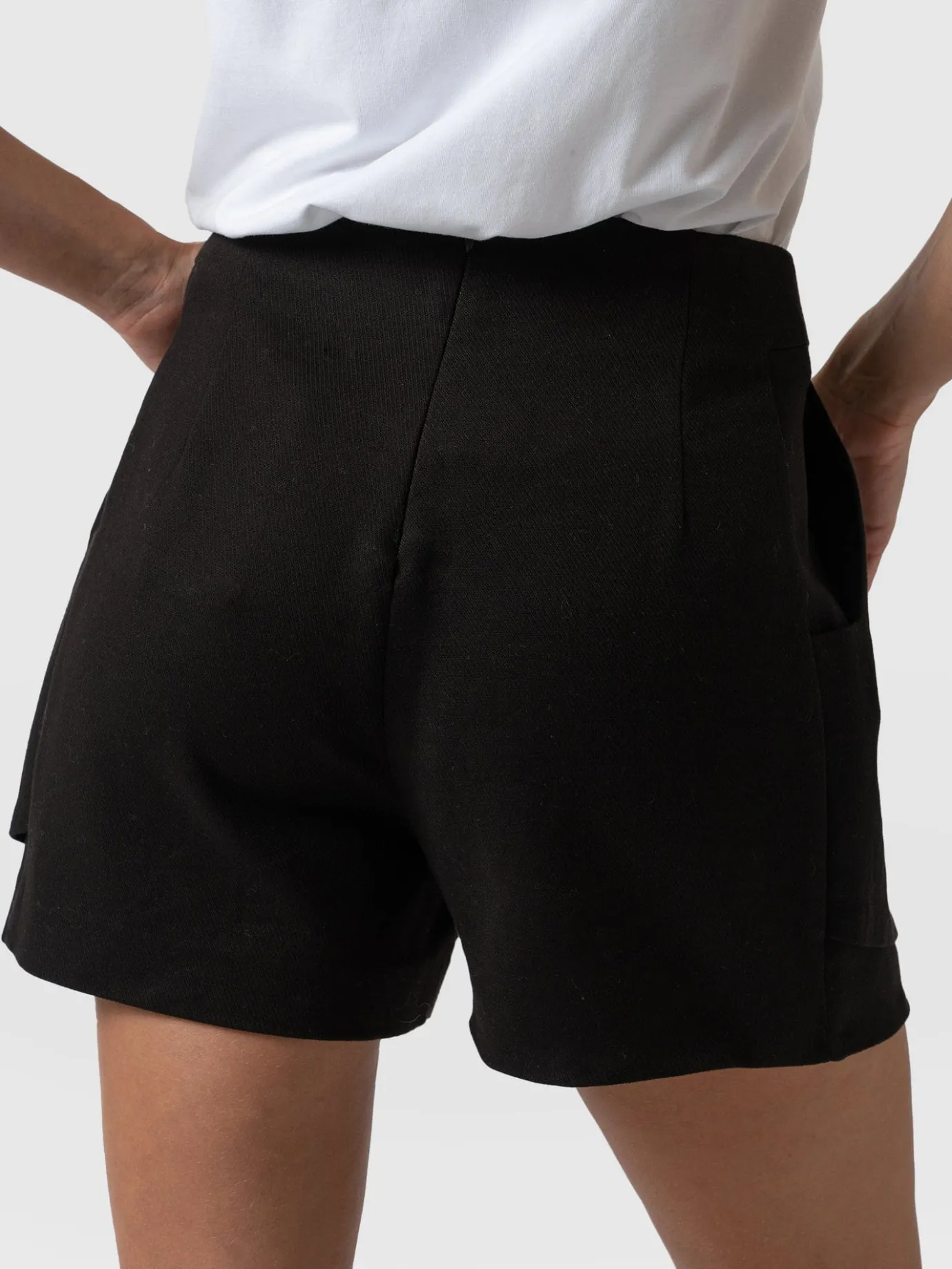 Shorts|Saint and Sofia Cambridge Short - Black