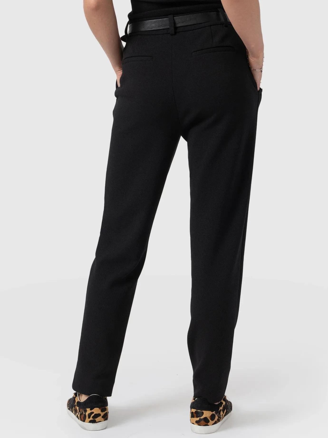 Pants|Saint and Sofia Cambridge Tapered Pant - Black