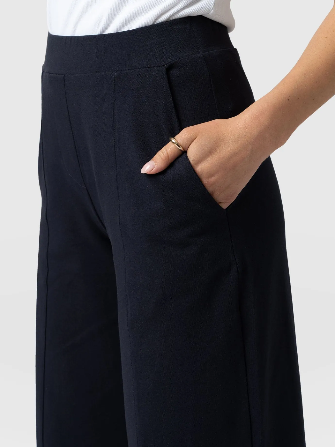 Shorts|Saint and Sofia Cara Wide Leg Culotte - Navy