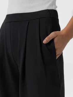 Shorts|Saint and Sofia City Culotte - Black Pleats