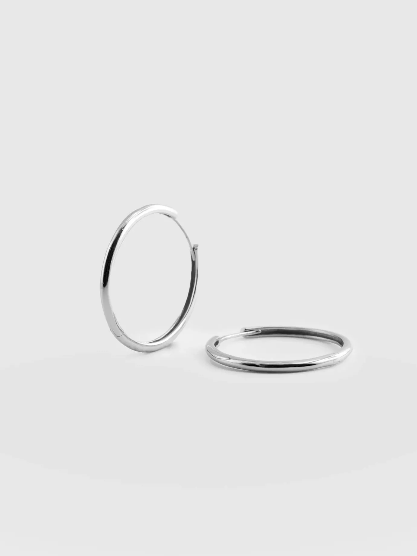 Silver Jewelry|Jewelry|Saint and Sofia Classic Hoop Earrings - Silver