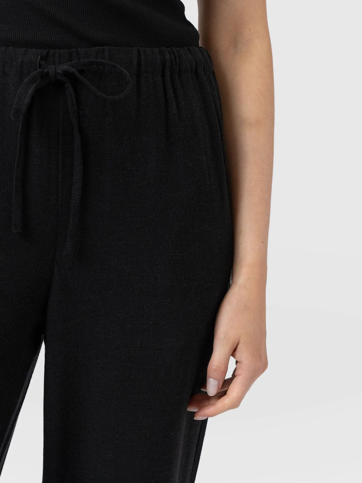 Pants|Saint and Sofia Corinne Linen Pant - Black