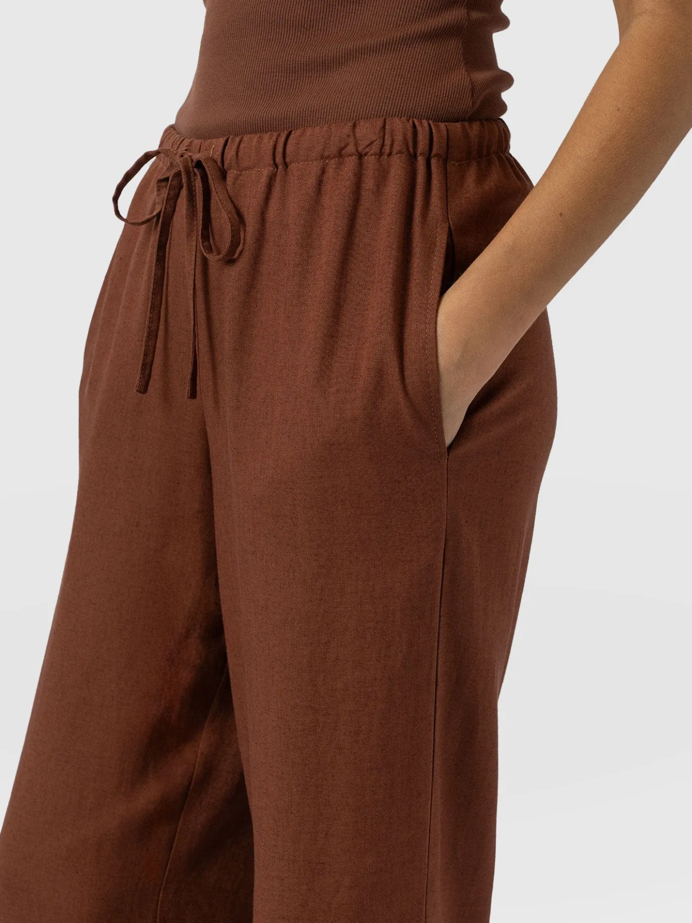 Pants|Saint and Sofia Corinne Linen Pant - Russet Brown