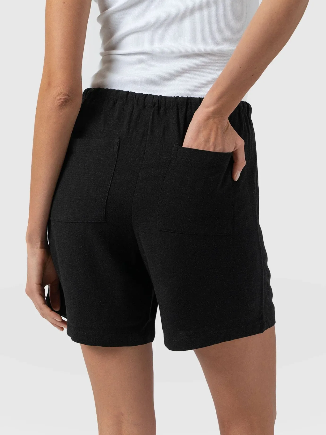 Shorts|Saint and Sofia Corinne Linen Short - Black