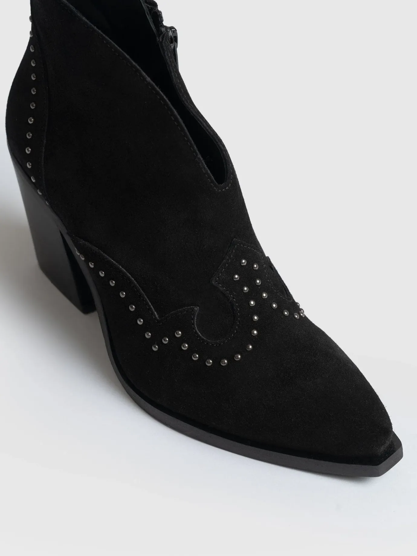 Boots|Leather|Saint and Sofia Dallas Studded Ankle Boot - Black