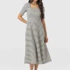 Dresses|Saint and Sofia Darcey Short Sleeve Flared Dress - Monochrome Jacquard