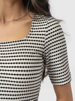 Dresses|Saint and Sofia Darcey Short Sleeve Flared Dress - Monochrome Jacquard