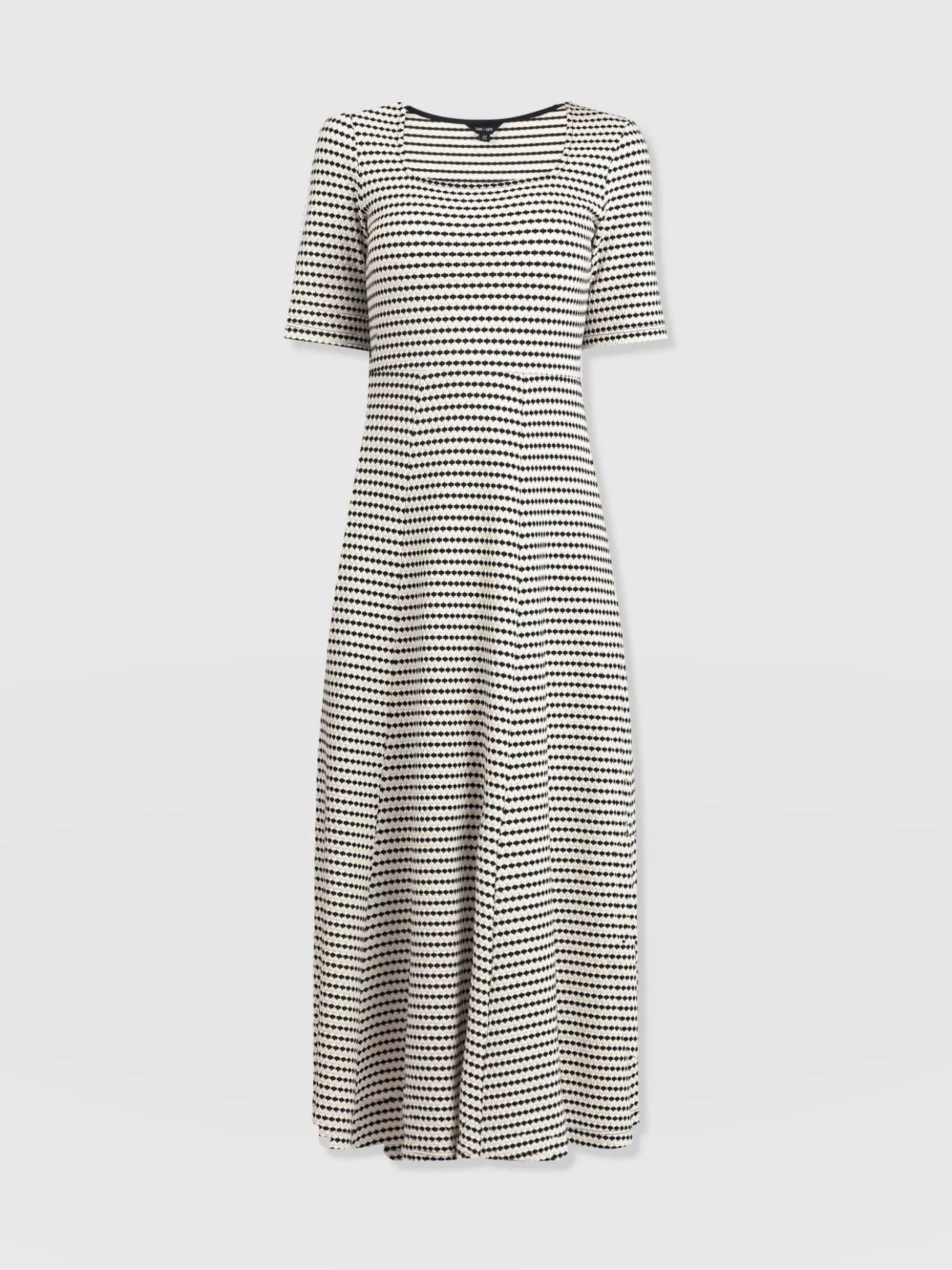 Dresses|Saint and Sofia Darcey Short Sleeve Flared Dress - Monochrome Jacquard