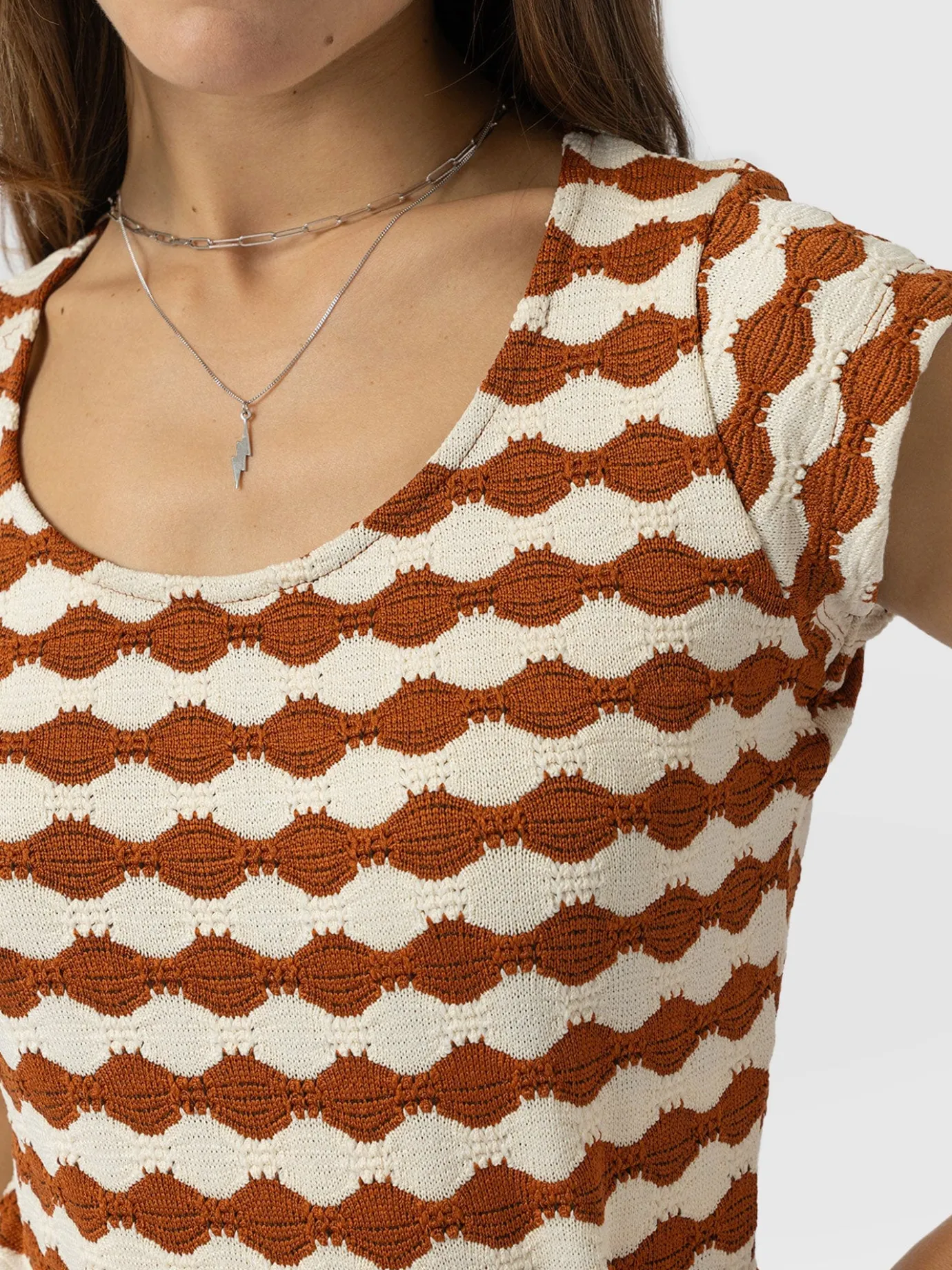T-shirts & Tanks|Saint and Sofia Elise Scoop Neck Tee - Brown/Cream