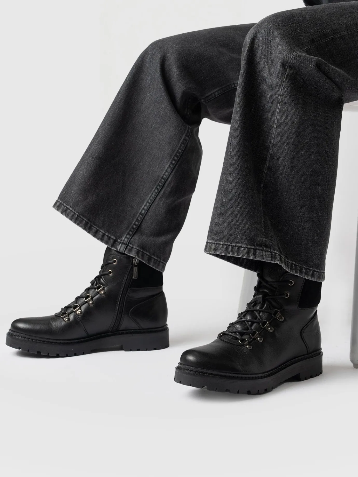 Boots|Shoes|Saint and Sofia Finchley Hiking Boot - Black