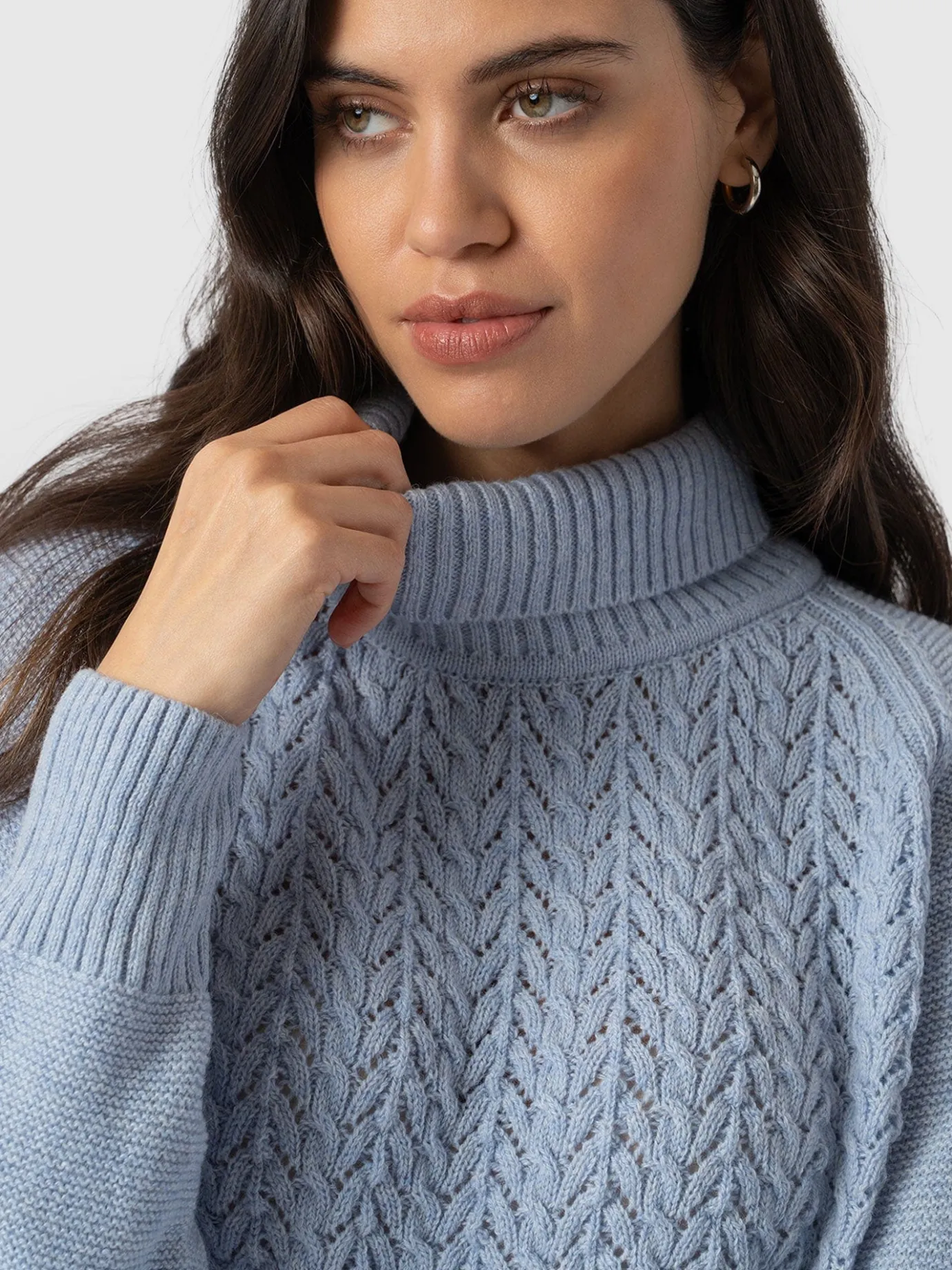 Knitwear|Saint and Sofia Glen Cable Knit Sweater - Pale Blue