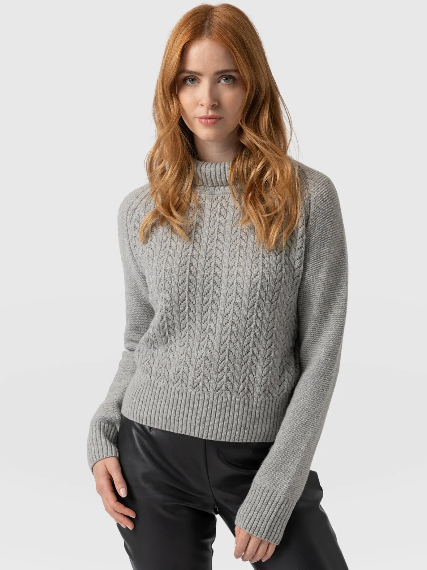 Knitwear|Saint and Sofia Glen Cable Knit Sweater - Grey