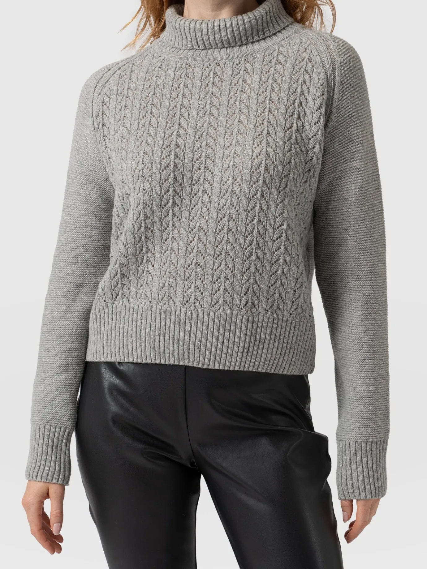 Knitwear|Saint and Sofia Glen Cable Knit Sweater - Grey