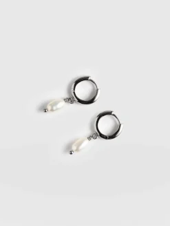 Silver Jewelry|Jewelry|Saint and Sofia Jacqueline Pearl Huggie Earrings - Silver