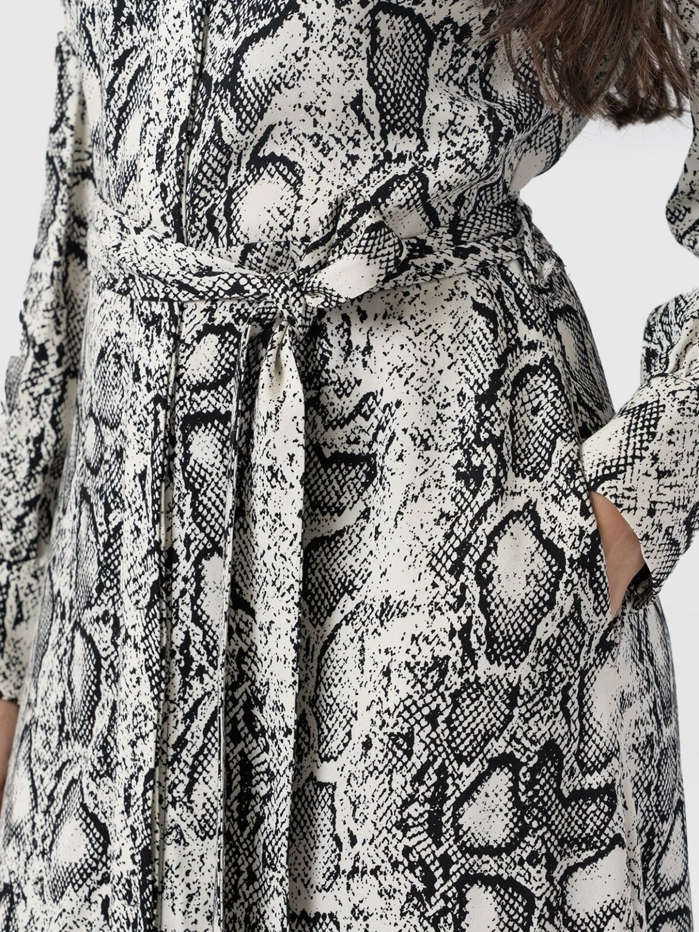 Dresses|Saint and Sofia Jacqueline Shirt Dress - Cream Snake