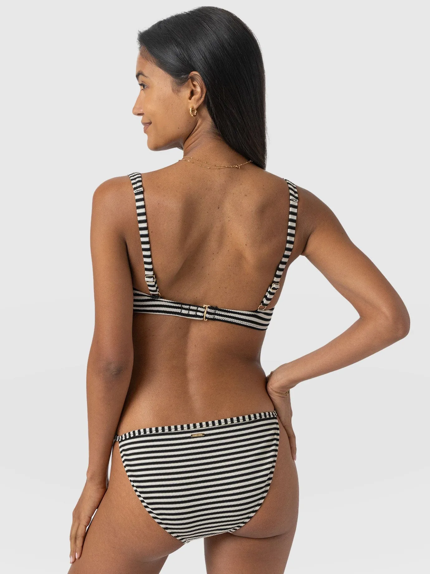 Swimwear|Saint and Sofia Jesse Twist Front Bikini Top - Stripe