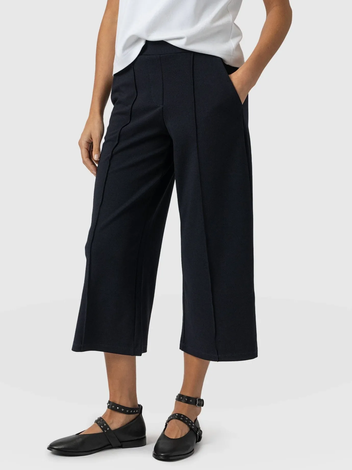 Shorts|Saint and Sofia Keller Culotte - Navy