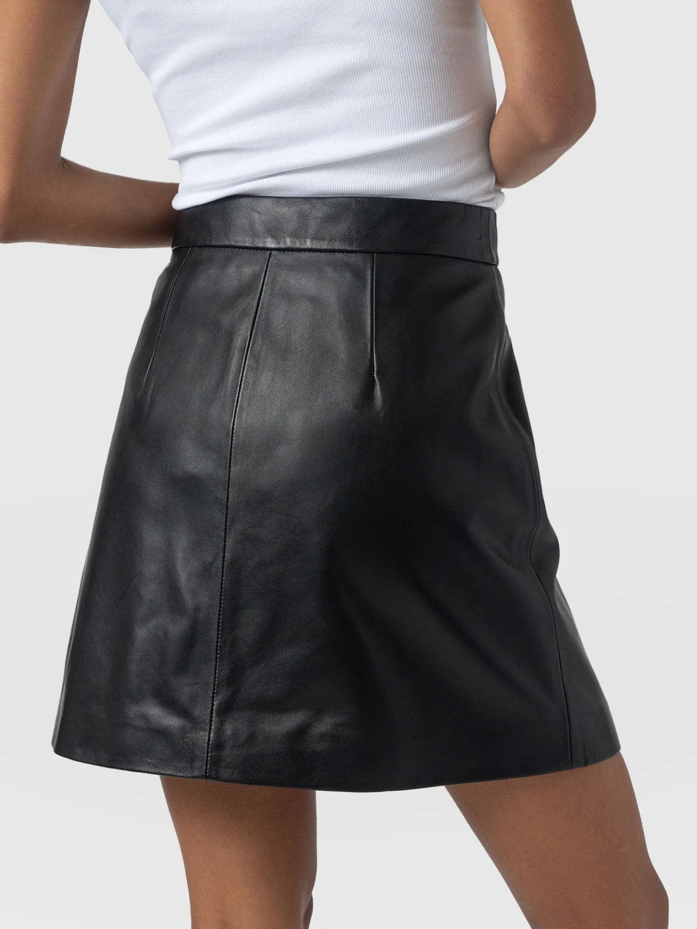 Leather|Skirts|Saint and Sofia Luther Suede Mini Skirt - Black
