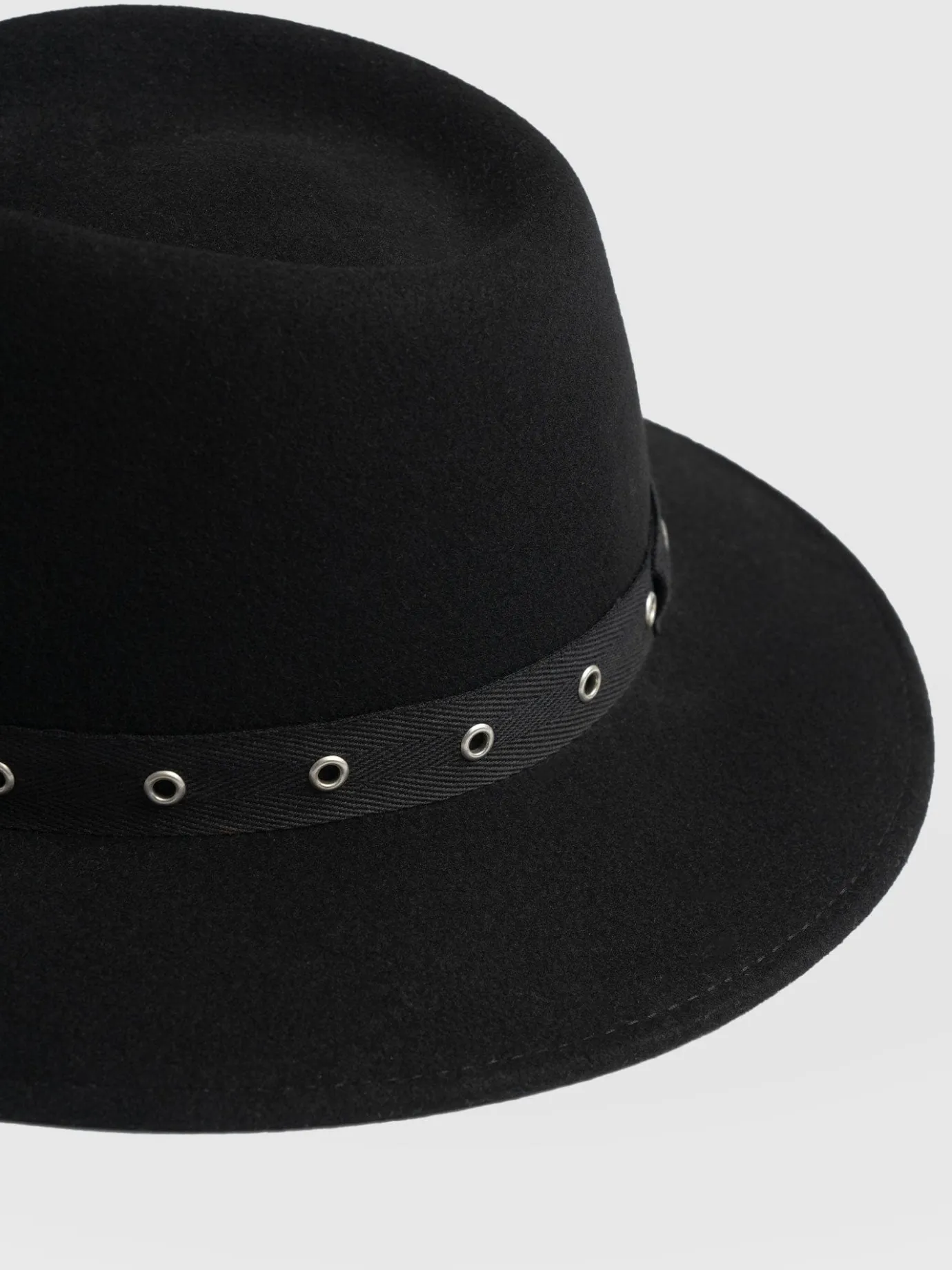 Scarves & Hats|Saint and Sofia Ramona Studded Hat - Black