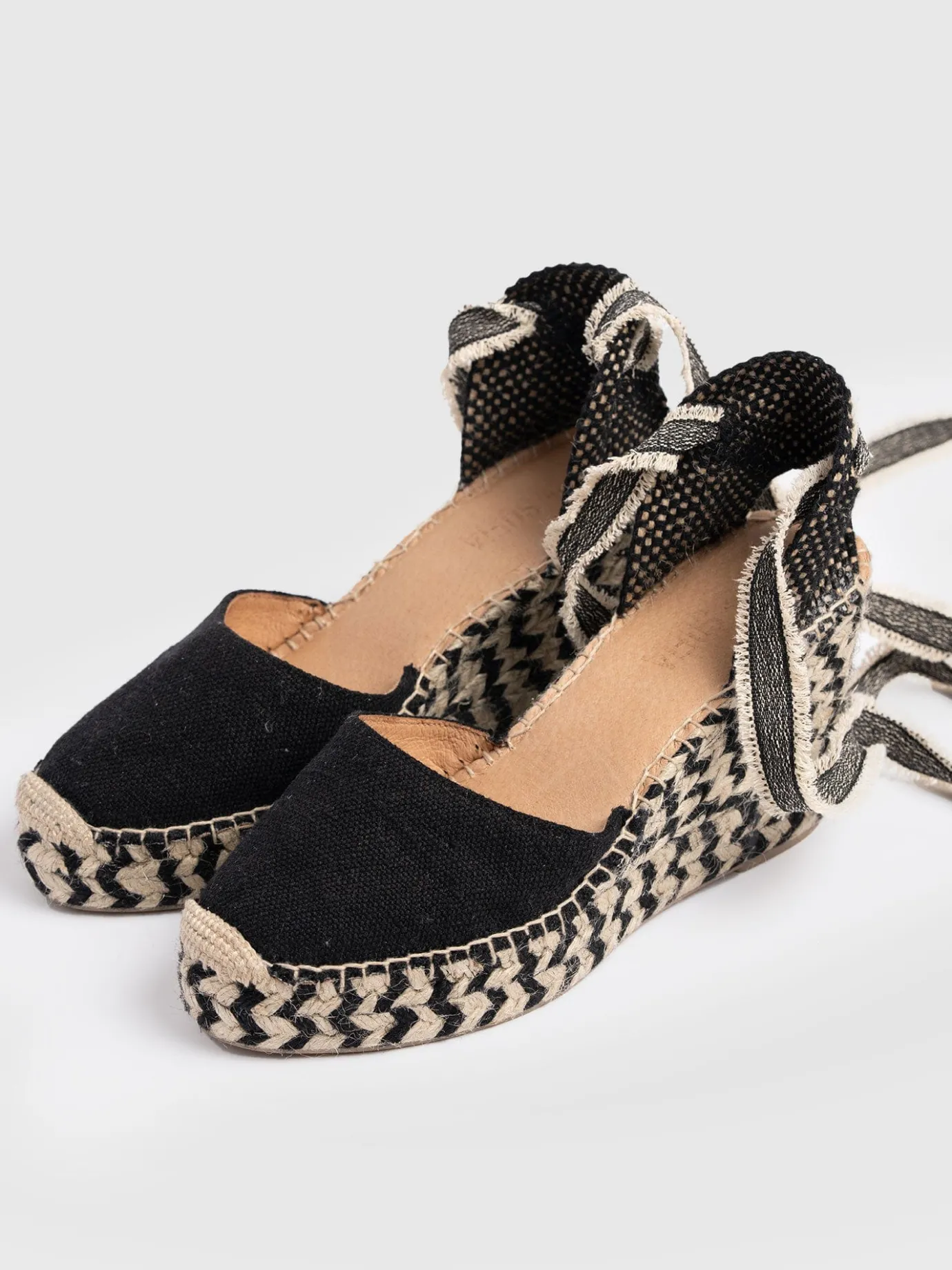 Shoes|Saint and Sofia Rowe Espadrille Tie Wedges - Black
