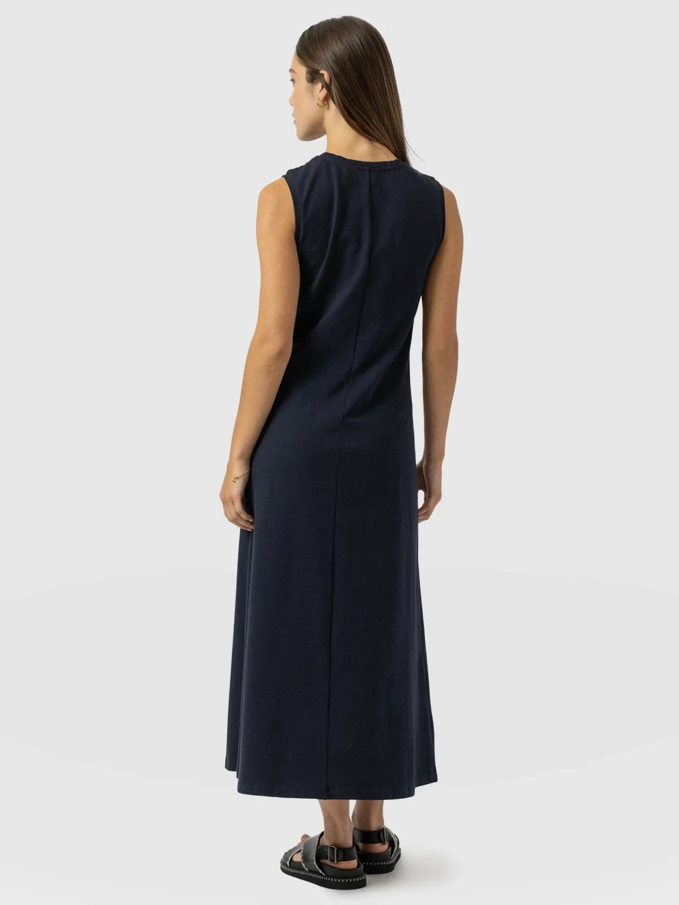Dresses|Saint and Sofia Sleeveless Runway Maxi Dress - Navy