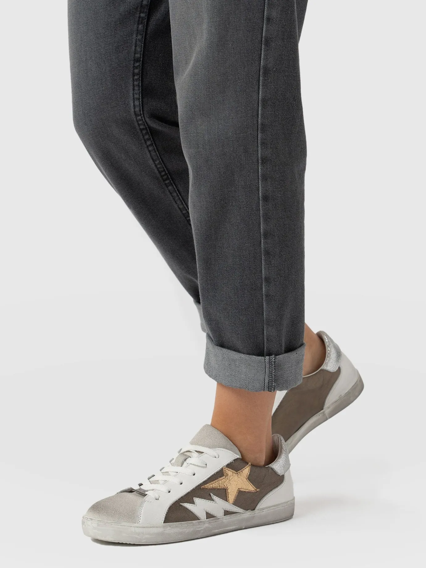 Sneakers|Shoes|Saint and Sofia Spitalfields Sneaker - Metallic Gold