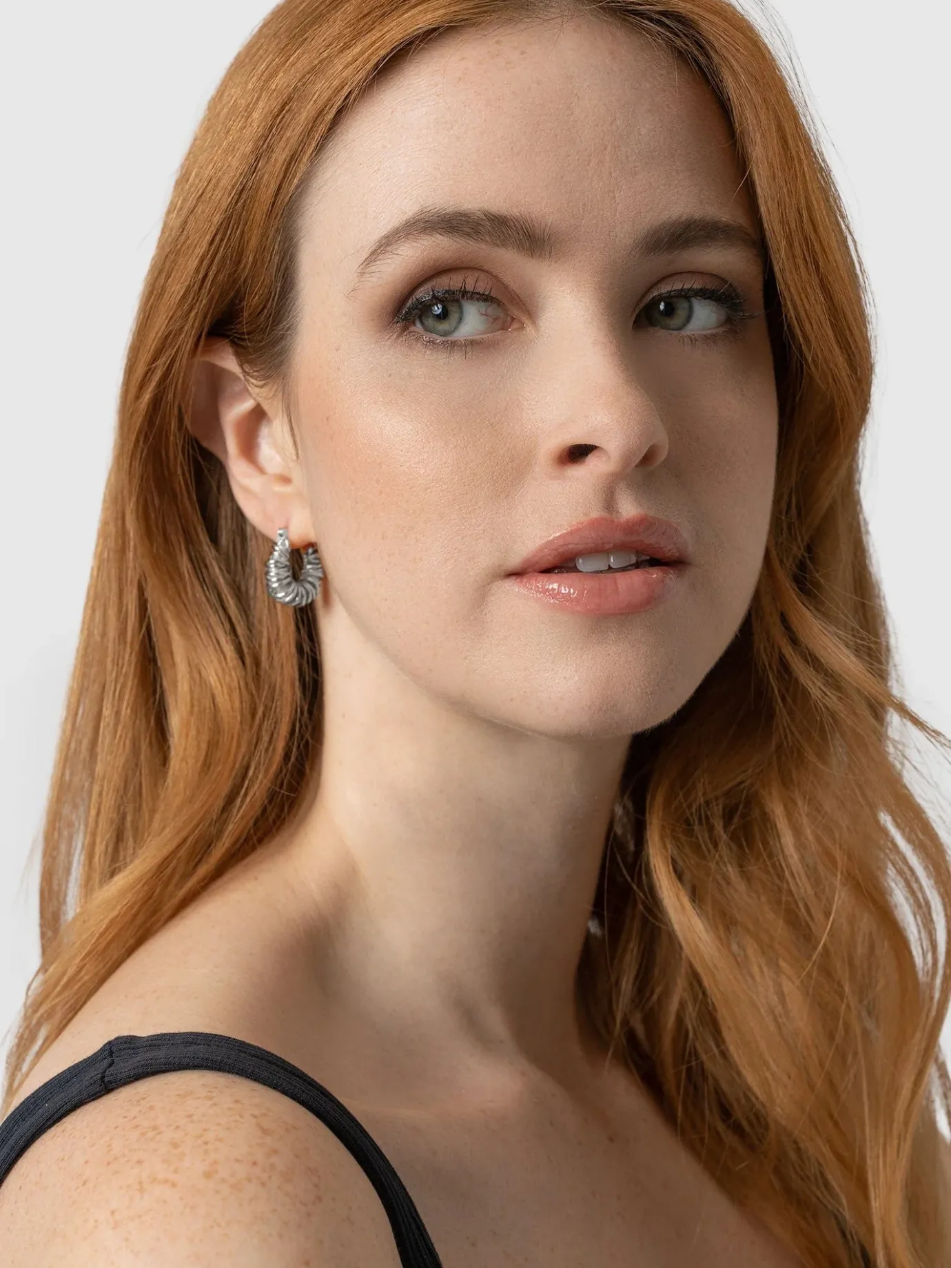 Silver Jewelry|Jewelry|Saint and Sofia Swirl Hoop Earrings - Silver