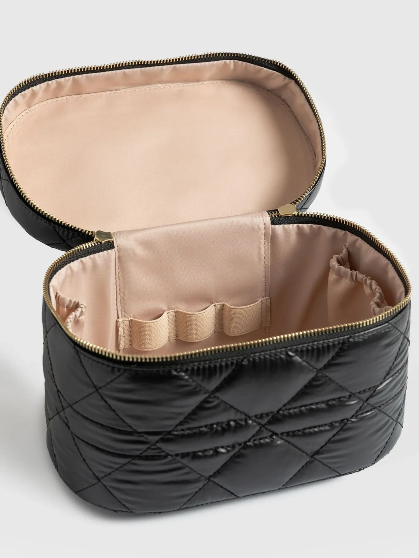 Accessories|Saint and Sofia Vanity Case - Black