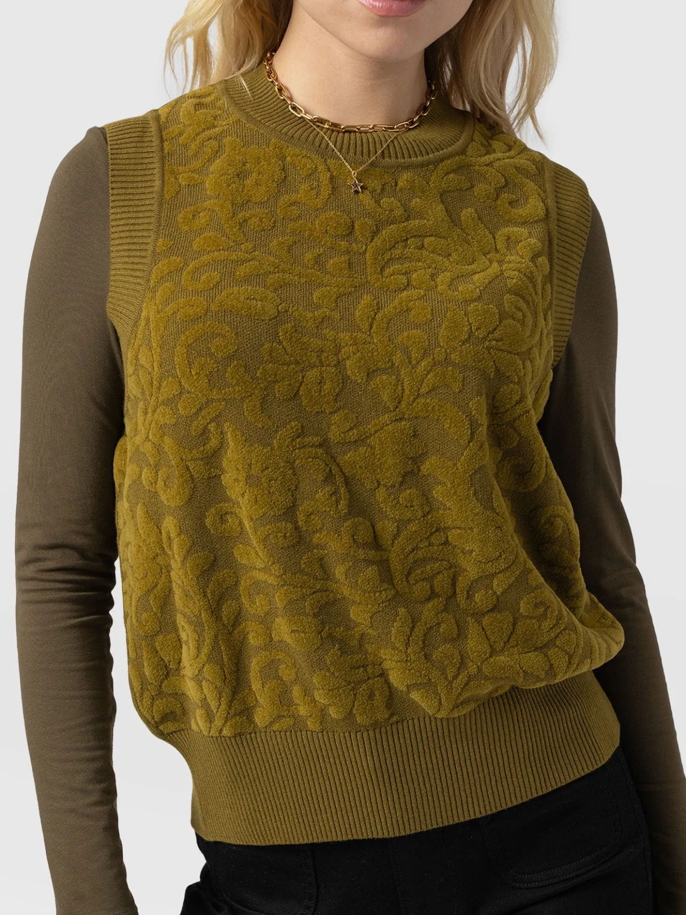 Knitwear|Saint and Sofia Wren Sleeveless Knit - Olive